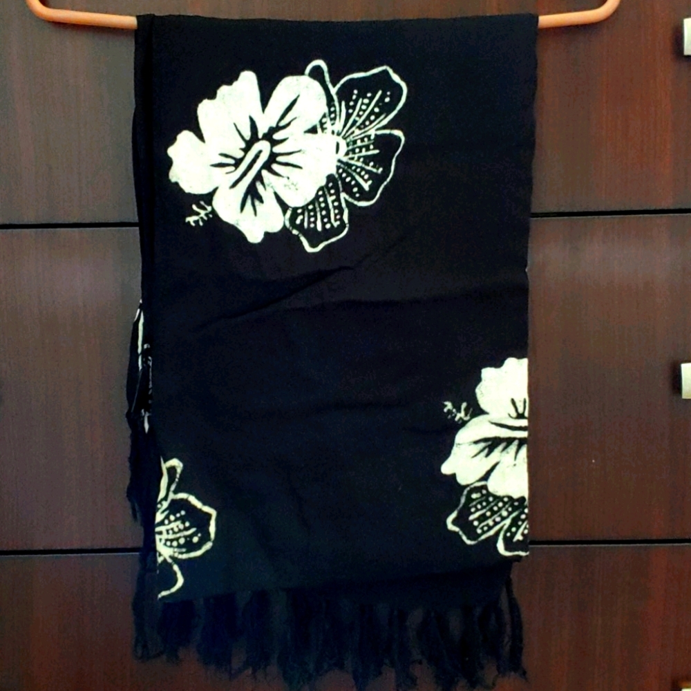Black and White Sarong Wrap